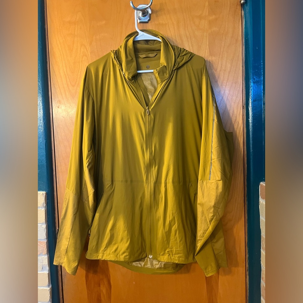 Lululemon Active Jacket
Gold Spice